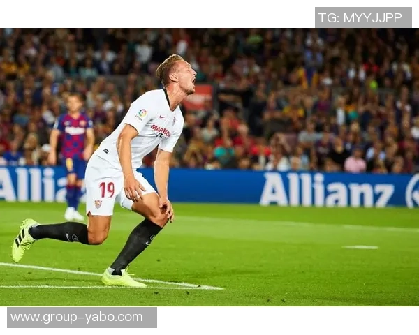 埃因霍温宣布卢克德容告别仪式球员荣登星光大道荣耀时刻