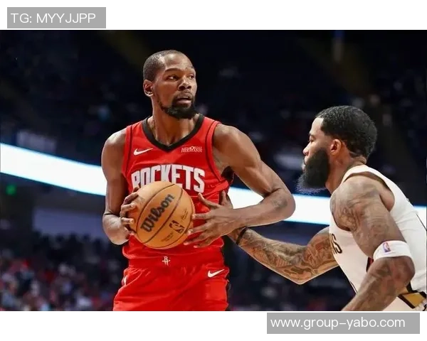 火箭队训练日常曝光杜兰特单打技艺提升申京专注低位技术磨练